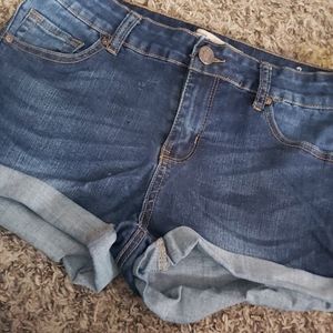 Size 7/28 Jean shorts